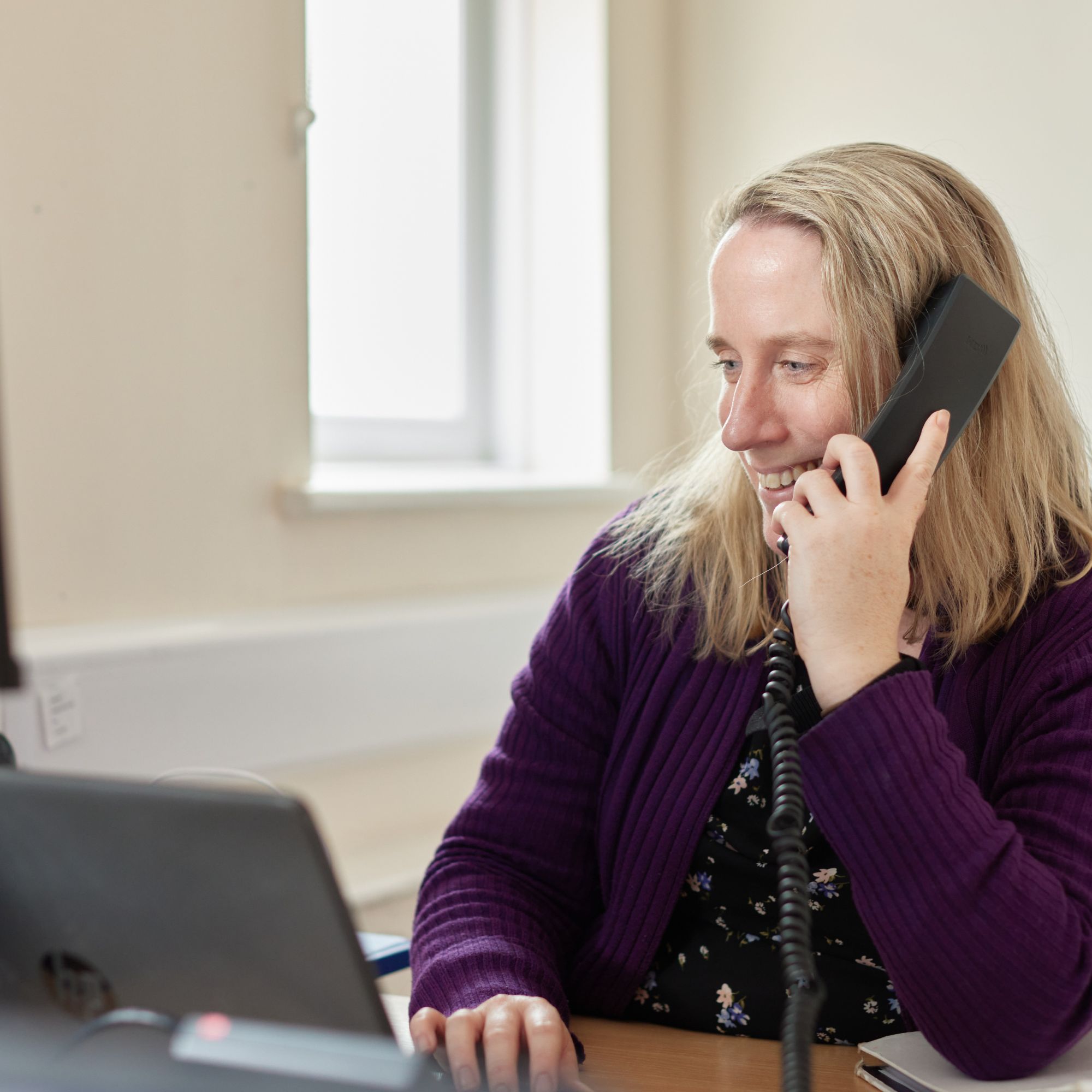 A support worker with an older woman